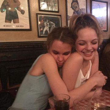 The tank top in white linen Lily-rose Depp on his account Instagram