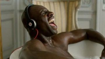 Beats headphones Bakari Bassari aka Driss (Omar Sy) in the Untouchables