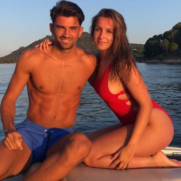 Los pantalones cortos de baño azules que lleva Enzo Zidane en su cuenta de Instagram