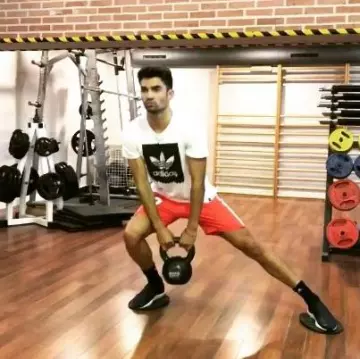 The white t-shirt Adidas worn by Enzo Zidane at the gym on his account Instagram