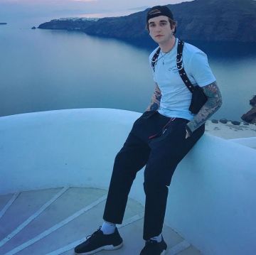 Las zapatillas negras de la marca Tods que lució Gabriel Kane en su cuenta de Instagram