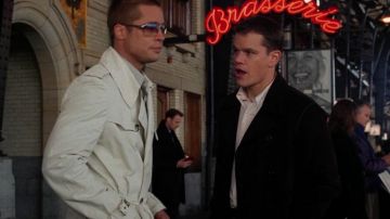 Le manteau blanc de Rusty Ryan (Brad Pitt) dans Ocean's Twelve