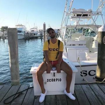 Les Sneakers Vans Authentic blanc portées par Chandler Parsons sur le compte Instagram @Leaguefits