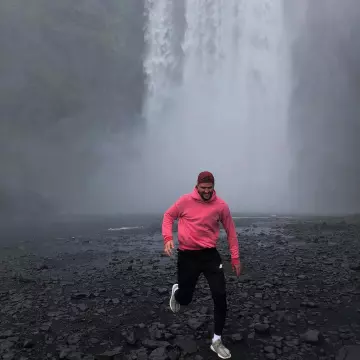 Sneakers Adidas Yeezy Boost 350 "turtle Dove" worn by Chandler Parsons on his Instagram account