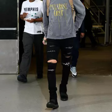 Les Sneakers Adidas Yeezy Boost 750  portées par Chandler Parsons sur son compte Instagram