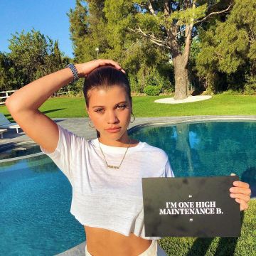 El crop top blanco de Sofia Richie en instagram