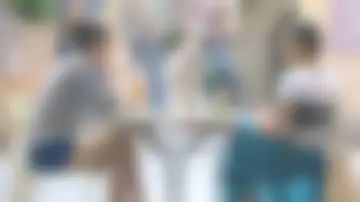 La chemise Agnès B d'Emma (Pauline Bression) dans Plus Belle la vie du 30/07