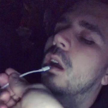 The cable Apple seen on the account Instagram of Cameron Dallas