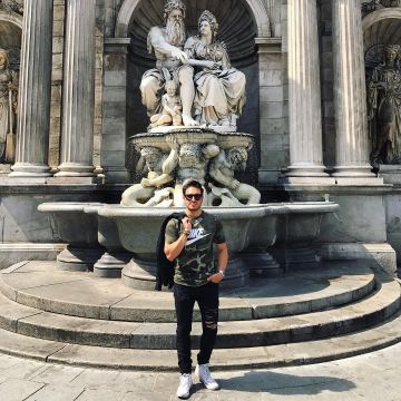 Las Converse All Star Hi Sneakers que lleva Jonas Blue en su cuenta de Instagram