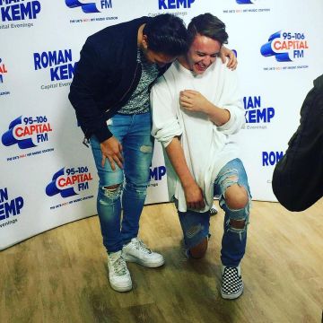 Sneakers Vans Classic Slip on worn by Roman Kemp on the account Instagram @romankemp
