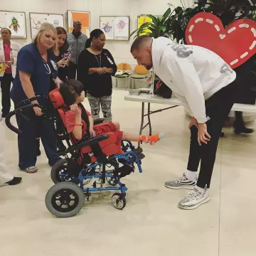 Sneakers Adidas Yeezy Boost 350 V2 "zebra" worn by Chandler Parsons on his Instagram account