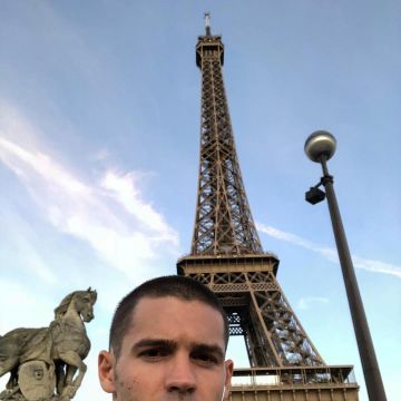 The Eiffel Tower on the account Instagram of Steven R. Mcqueen