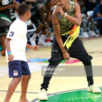 Zapatillas Adidas Yeezy 500 "moon Yellow" usadas por Desiigner (foto de Instagram)