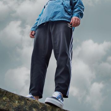 Las zapatillas azules Revenge X Storm Low Top Blue Camo que lleva el YouTuber Vladislav Kirillov en su cuenta de Instagram