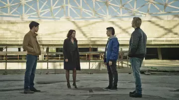 The bomber quilted Aureliano Adami (Alessandro Borghi) in Suburra S01E06
