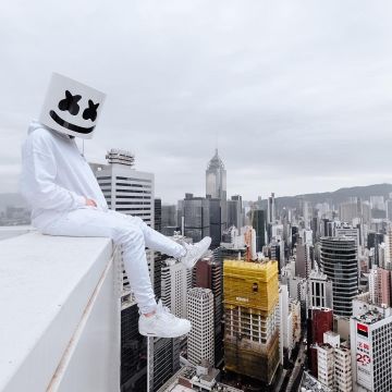 The white shoes Air Jordan 4 Reteo "Pure Money" made by Marshmello on his account Instagram