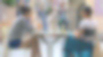 Los pendientes étnicos y gráficos de Emma (Pauline Bression) en Plus belle la vie del 27/07/18