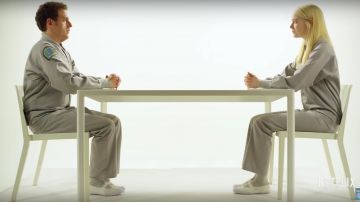 The white medical ballerinas worn by Owen Milgrim (Jonah Hill) in the series Maniac (Season 1)