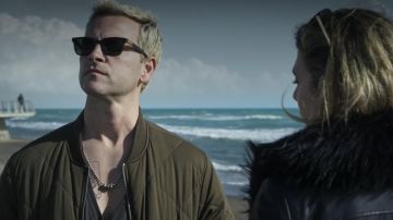 Les lunettes de soleil de Aureliano Adami (Alessandro Borghi) dans Suburra S01E10