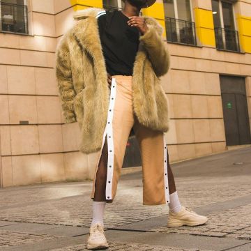 Sneakers in leather Rhyton with Gucci logo that bears the youtubeur Birdyy on his account instagram