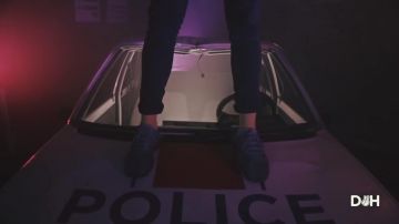 La paire de Adidas Tubular Shadow dans le clip En attendant de Kikesa