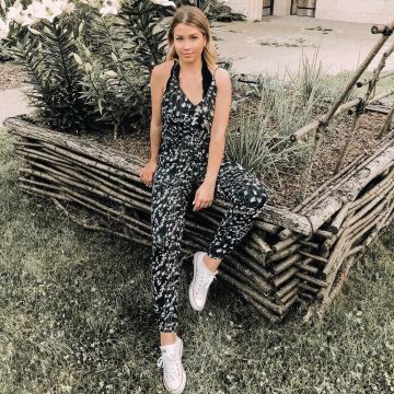 Les baskets Converse basses et blanches de Marie Lopez aka en­joy­phoe­nix sur Instagram