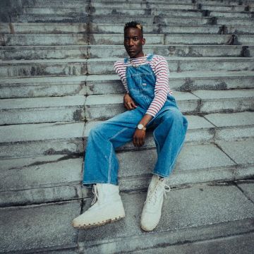 The boots Yeezy Suede Desert Boot Season 6 Mole of the youtubeur Birdyy on his account instagram