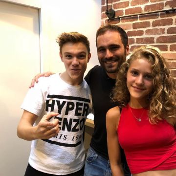 Camiseta blanca Hyper Kenzo de Lenni-Kim en Instagram