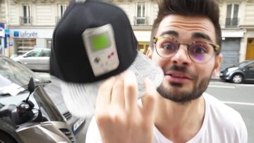 El parche negro de Nintendo Cap Gameboy intercambiado por Charles en el video de Youtube de Hugo Posay "intercambiamos un bolígrafo por un iPhone"