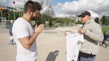 The polo shirt white Ralph Lauren white exchanged by Cedric (@fastgoodcuisine) in the video of Hugo Posay "We exchanged a pen against an iPhone"