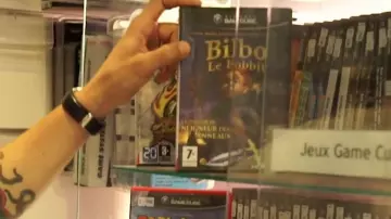 The game the Hobbit exchanged by Charles in the Youtube video of Hugo Posay "We exchanged a pen against an iPhone"