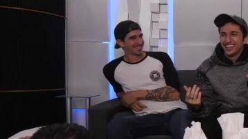 La camiseta unicornio Shisa Raglan Vodka en el video de YouTube ¡NUESTRAS PEORES ANÉCDOTAS! (Ft. Vodk, Mahdi ba, Neoxi, Mastu)