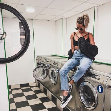 Los jeans Boohoo de Noholita (Camille Callen) en su cuenta de Instagram