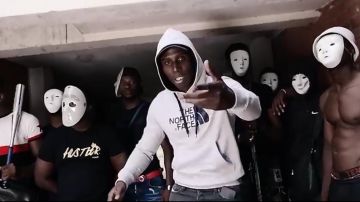 Sweatshirt white hooded The North Face worn by Bosh in his clip Without effects