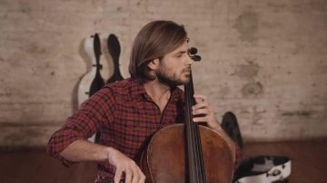 The shirt red plaid of Stjepan Hauser seen in the video "2Cellos - Perfect" by Ed Sheeran