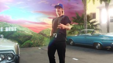 Le pantalon noir de Justin Bieber dans le video clip "No Brainer" de DJ Khaled