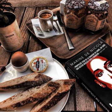 Le livre " le baiser de l'ouragan" vu  sur le compte instagram de sweetieytb