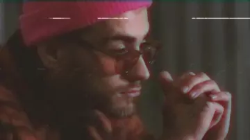 The bonnet style fisherman pink of Zayn Malik in the clip Beyoncé & ZAYN - Me, myself and I (Remix)