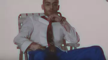 The tie tiles of Zayn Malik in the clip Beyoncé & ZAYN - Me, myself and I (Remix)