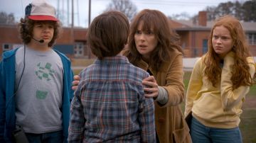 La casquette de Dustin Henderson (Gaten Mattarazzo) dans Stranger Things Saison 2 Episode 4