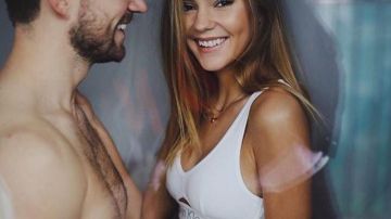 The bra white Calvin Klein to Oxana (Stefanie Giesinger) in Asphaltgorillas