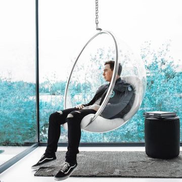 The Sneakers Vans Old Skool black worn by Hardwell on his account Instagram