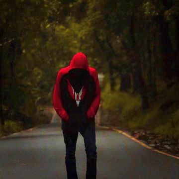 Sweatshirt hoody in red and black Maverick Logan Paul on his account Instagram