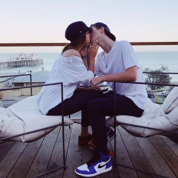 Sneakers blue Nike Air Jordan 1 Retro "Game Royal" made by Alex Lange on the account Instagram of Bailee Madison