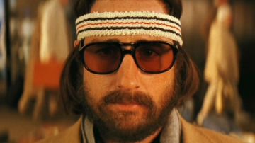 The sunglasses of Richie Tenenbaum (Luke Wilson) in The family Tenenbaum