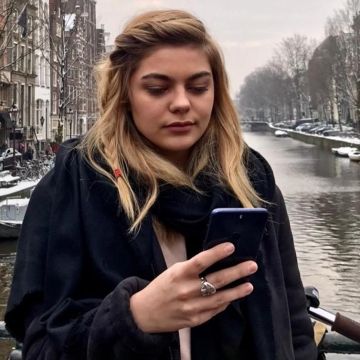 Louane emera hot