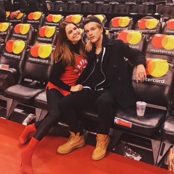 Boots yellow Timberland 6-INCH made by Alex Lange on his account Instagram