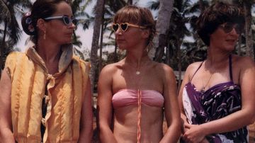 The swimsuit headband from Gigi (Marie-Anne Chazel) in tan