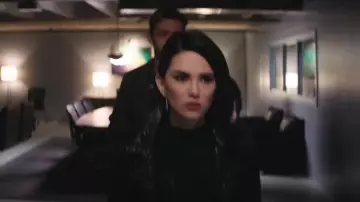 The earrings of Xia (Hannah Quinlivan) in Skyscraper