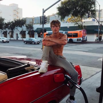 Sneakers The 10 : Nike Air Force 1 Low "Off White" made by Neels Visser on his account Instagram